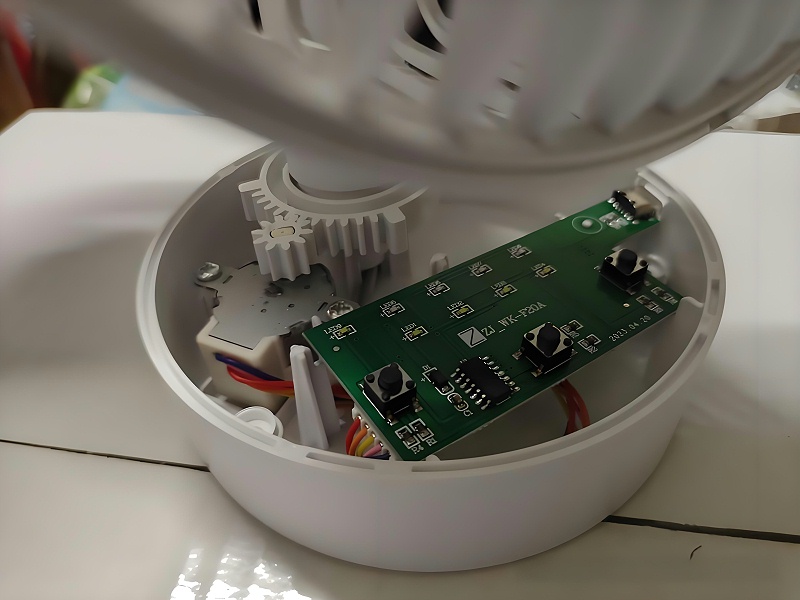 夏天搖頭小風(fēng)扇就靠這個(gè)電機(jī)搖頭